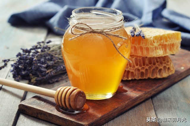 蜂蜜柠檬蛋清面膜做法和功效,蜂蜜怎么做面膜比较好