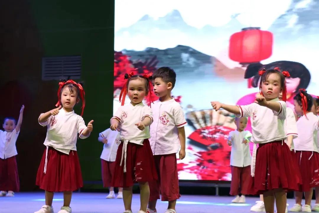 剑阁县鼓楼幼儿园庆祝中国*产党共**成立100周年暨毕业典礼文艺汇演