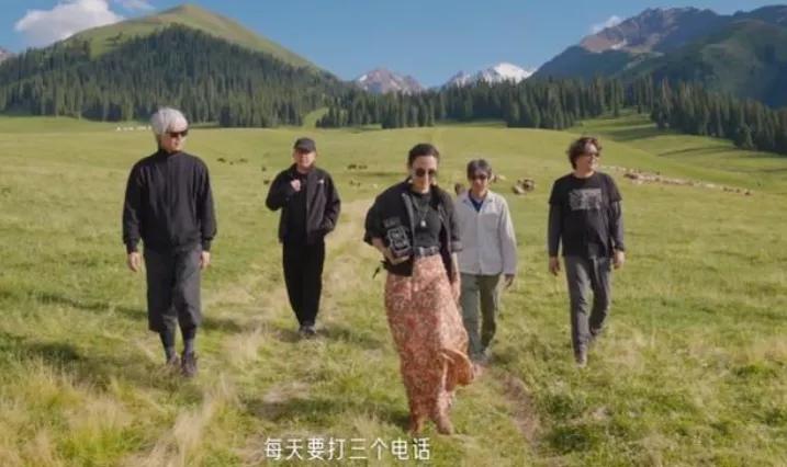 这个曾拯救了刘烨的女人上热搜了，结婚12年甜蜜如初，一双儿女人见人爱