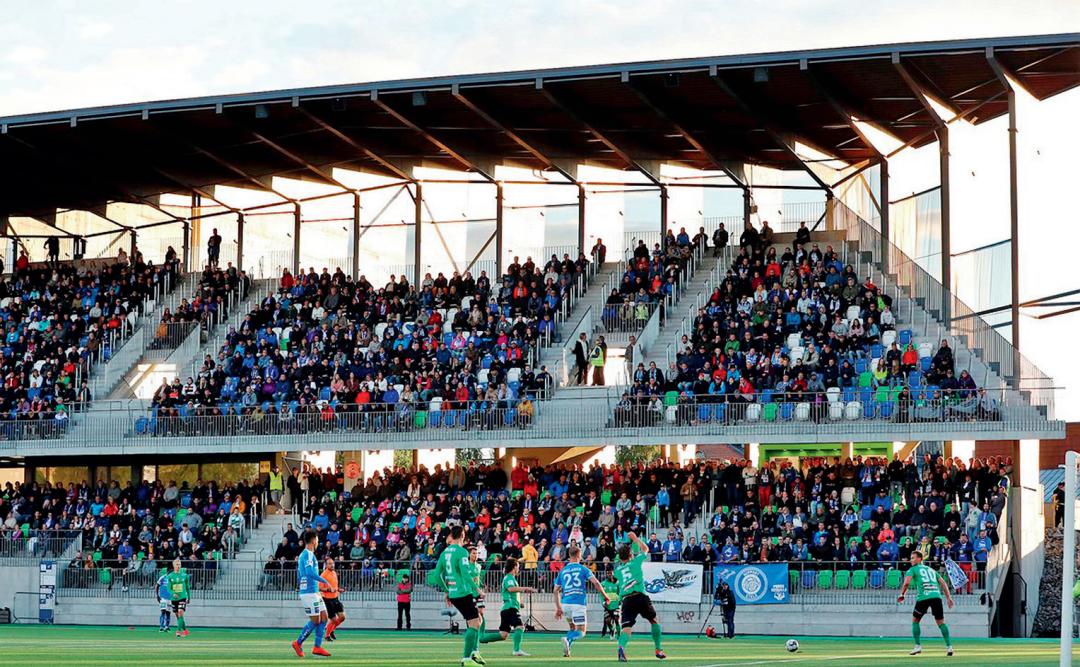 在这里，球迷的掌声从未停息