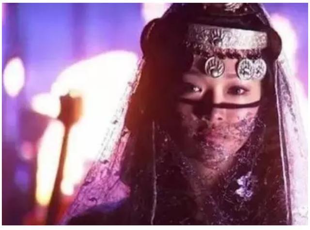 波斯公主太“绝美”，145人求婚13男为她自杀，公主真实长相曝光