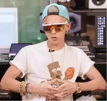 当手串遇上手表，怎么戴才帅气？