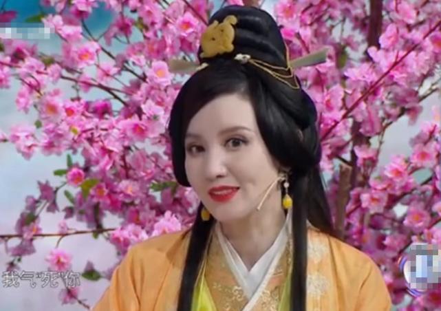 张萌被3岁女儿*力暴**戳伤鼻子，皮掀起来一块疼哭，在线求祛疤妙招