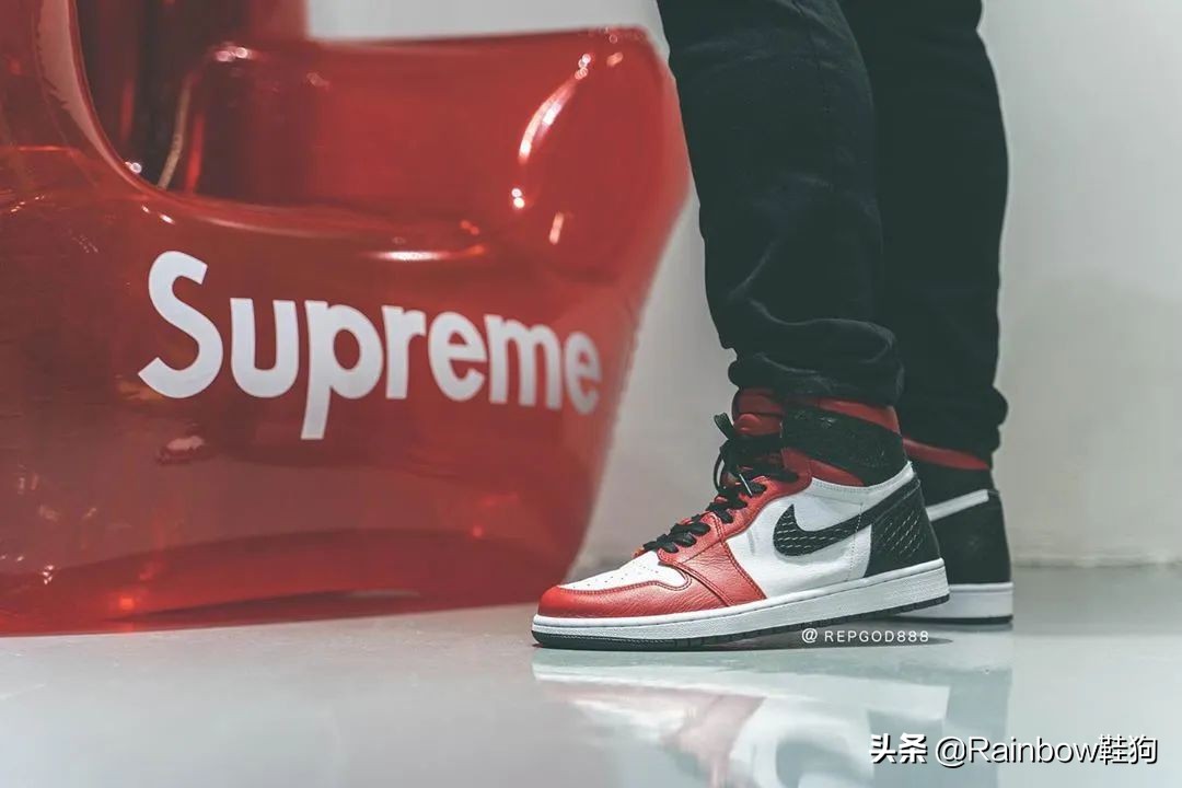 aj1芝加哥ow的鞋标真的容易断吗,aj1蛇纹芝加哥女款和男款包边