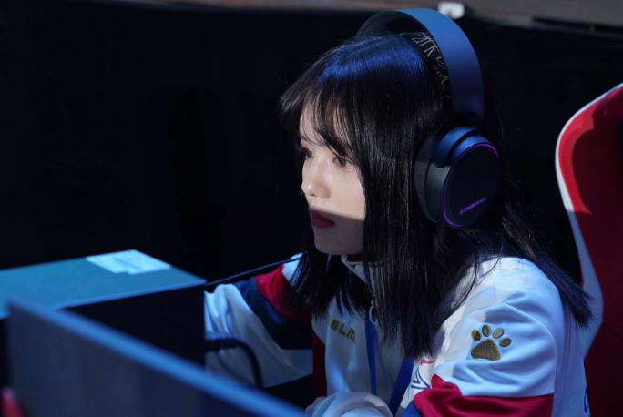 中国电竞女选手颜值天花板,谁说电子竞技没有浪漫