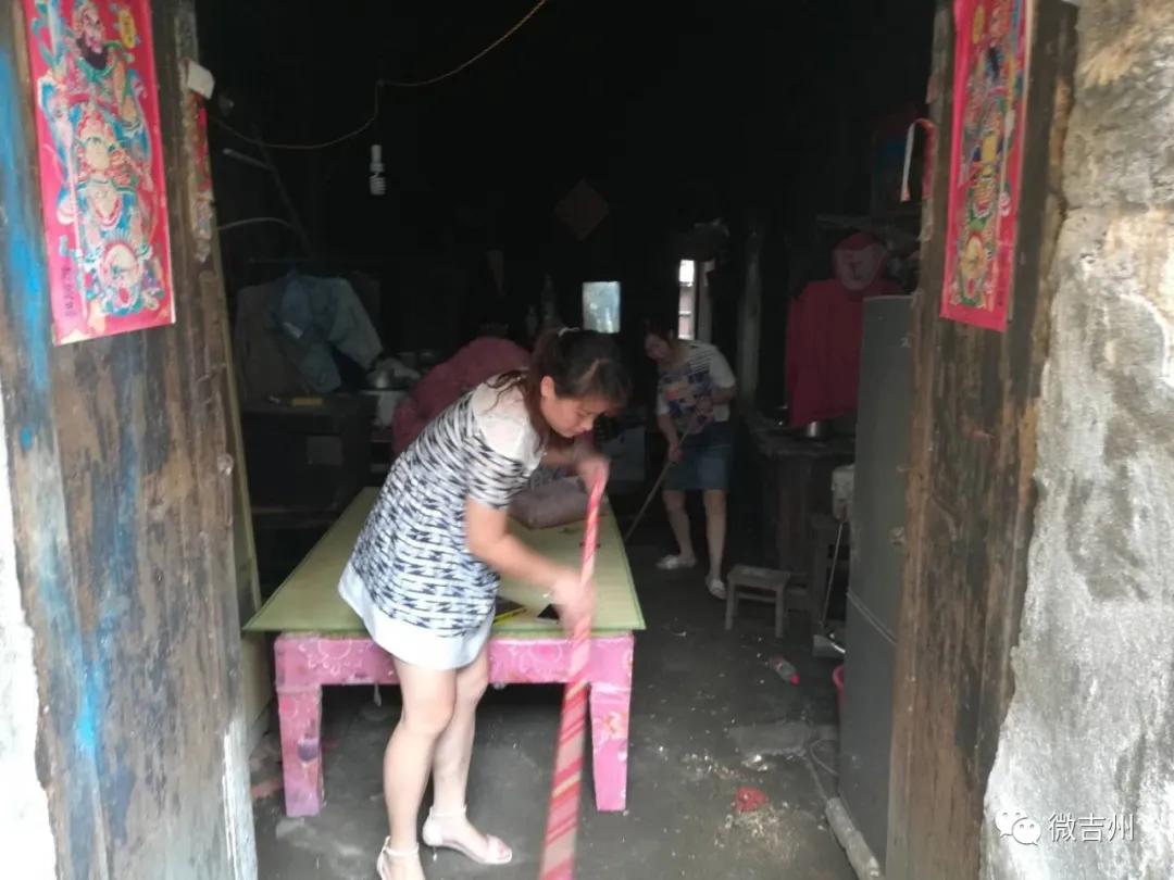 “社区居民都是我的家人”——记高峰坡社区女书记陈丽霞