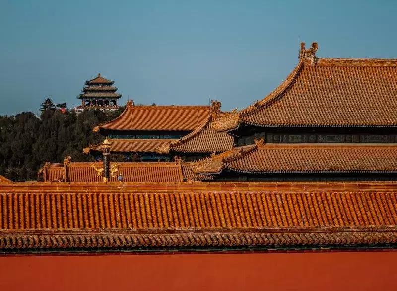 上大学每个月生活费2000够用吗,孩子上大学一个月给多少生活费