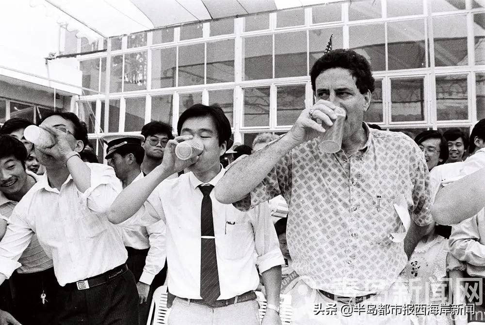 第32届青岛国际啤酒节示意图,青岛2000年啤酒节视频