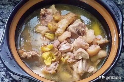 广西酒席整只炖鸡做法,白酒炖鸡的做法的视频
