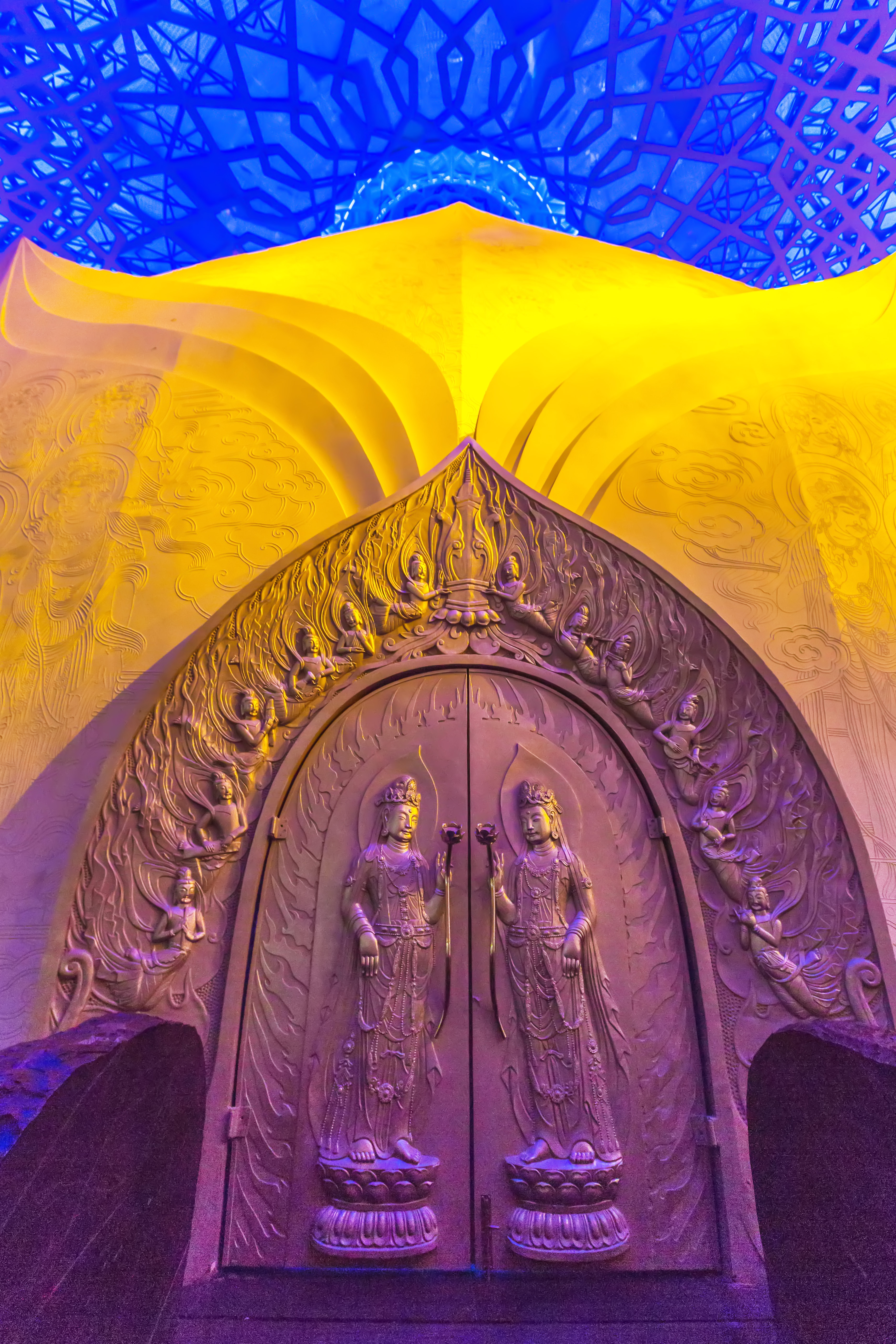 释迦牟尼佛的头盖骨,释迦牟尼25岁等身像之谜