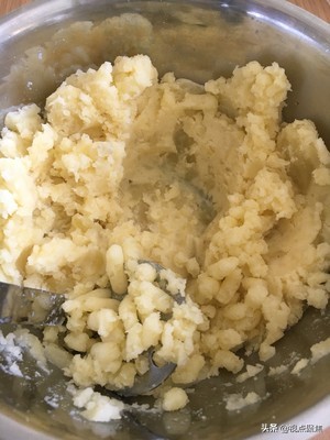 贵阳的洋芋粑粑的做法视频教学,洋芋粑粑和糯米粉的做法