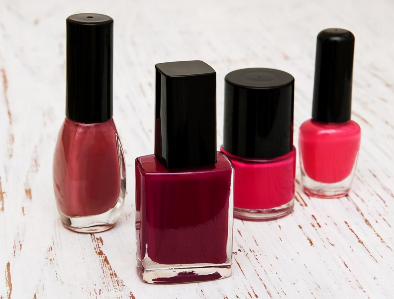 车上蹭上别人的漆怎么清除,车上蹭到别的颜色的漆