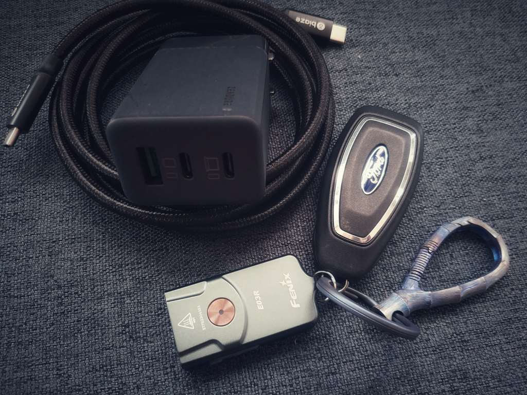 小包包里装些什么,小包包里适合放什么东西