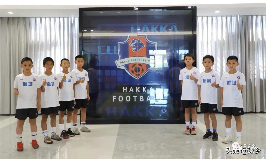 鎸煄闈掕,瓒崇悆閲嶇偣鍩庡競闈掕闃熶紞鍙戝睍