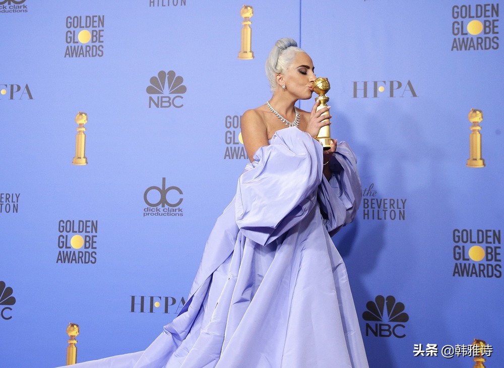 ladygaga戴的黄钻,ladygaga19年奥斯卡佩戴的珠宝