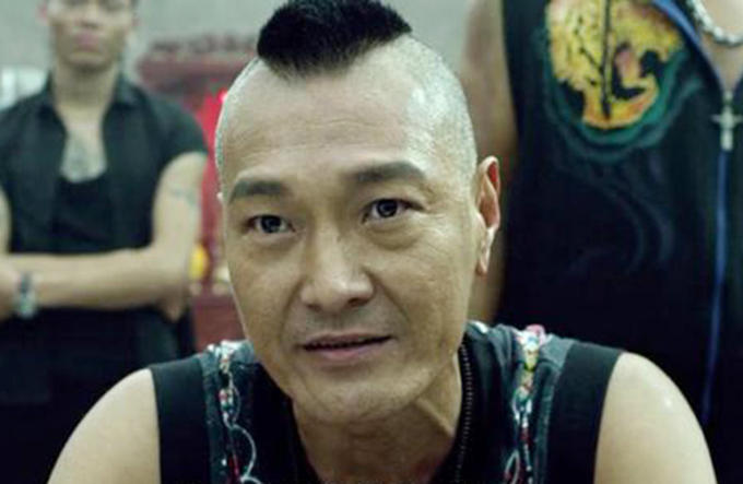 吴岱融香港足球队,吴岱融踢球