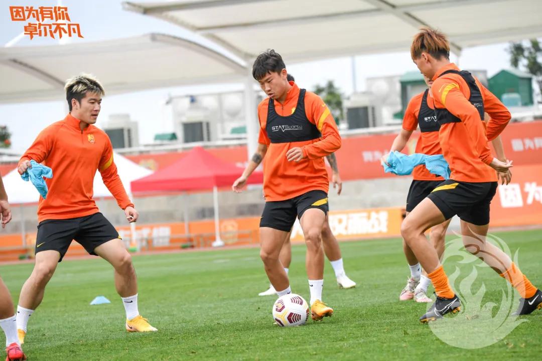 热身赛武汉1-1河南嵩山龙门结束海南集训收获满满