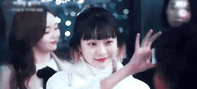 叛逆暗黑女or优雅小姐姐？《梨泰院Class》双女主，你更站谁？