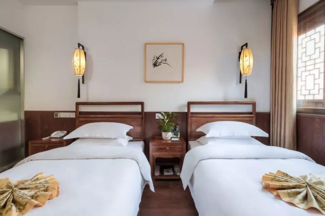 想在这温柔如风的夏天，和台儿庄古城客栈邂逅