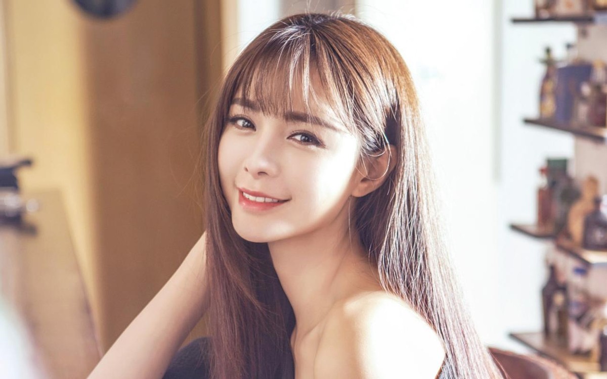 沈梦辰卖二手衣服引争议,芒果台沈梦辰金莎换装