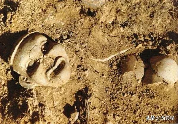 红山文化遗址出土女神,红山文化墓葬出土