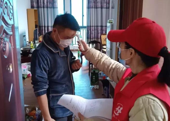 奋战在抗疫一线巾帼英雄们,坚守在疫情防控一线的勇士们