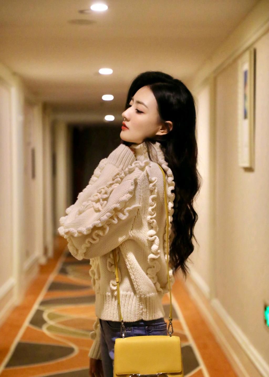 外套内搭什么衣服好看,金晨同款兔毛衣怎么搭