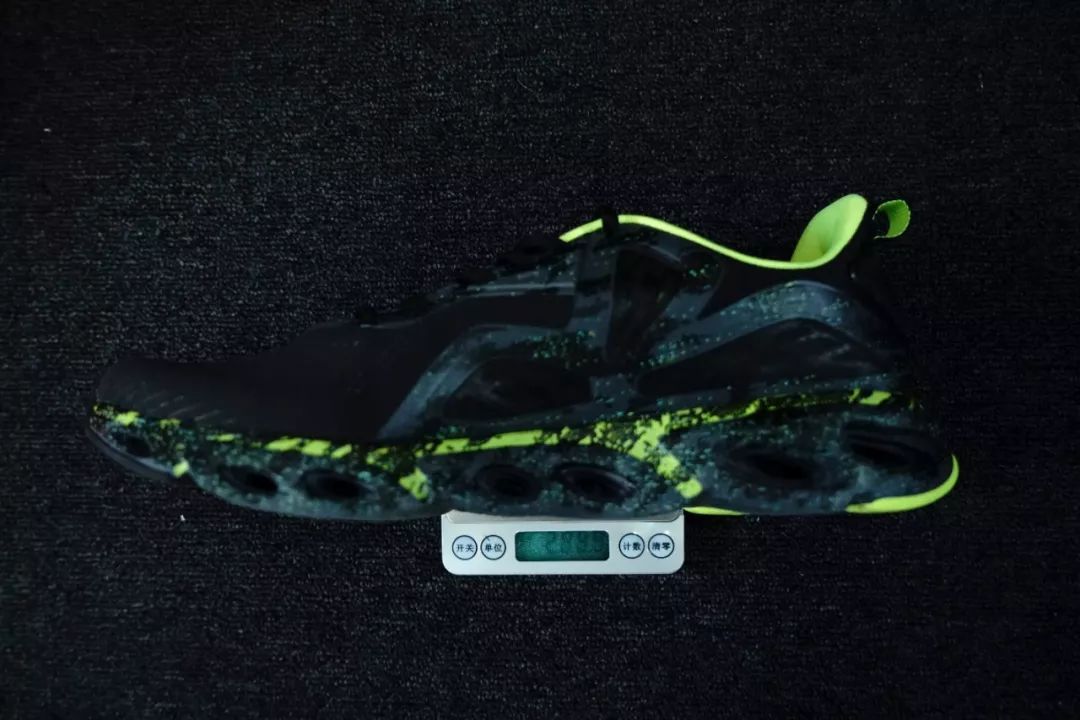 特步缓震旋9.0脚感,最快的缓震跑鞋特步