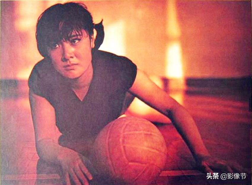 女排电影《沙鸥》本想请“山口百惠”杨希出演，最终主演为常姗姗