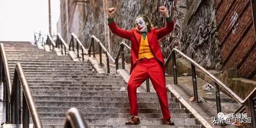 签名、挂横幅，在与“邪恶资本”的较量中，DC粉最终收获了告捷