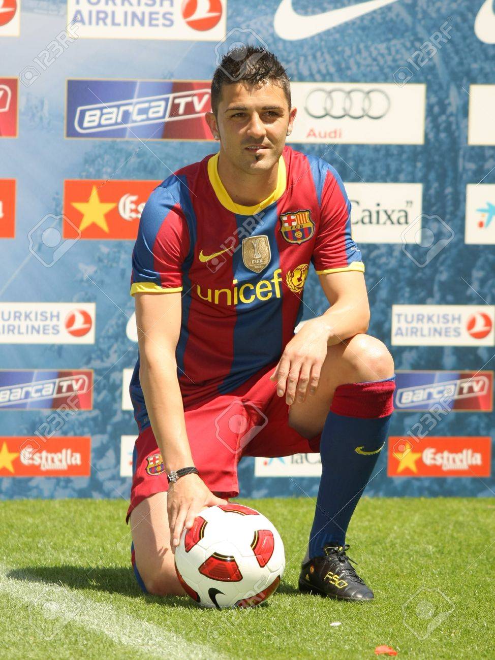 传奇落幕致敬球王迭戈·马拉多纳,传奇谢幕致敬皮尔斯