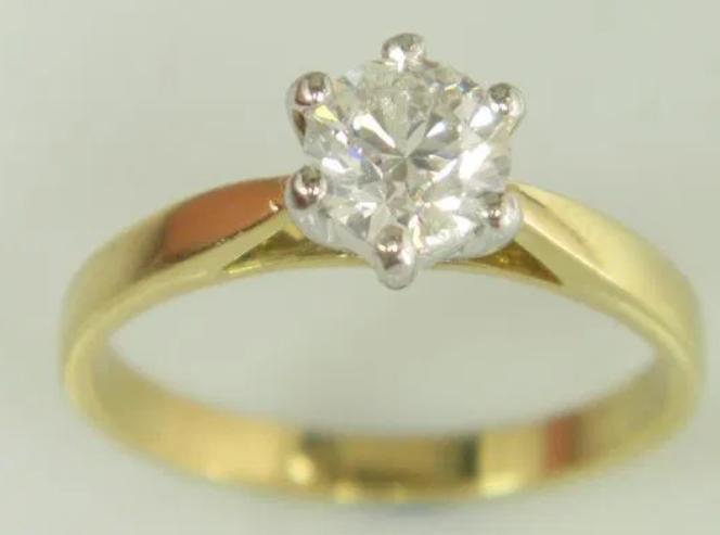 真钻反不如假货，英国研究发现多数人真假不分，买钻戒的更容易错