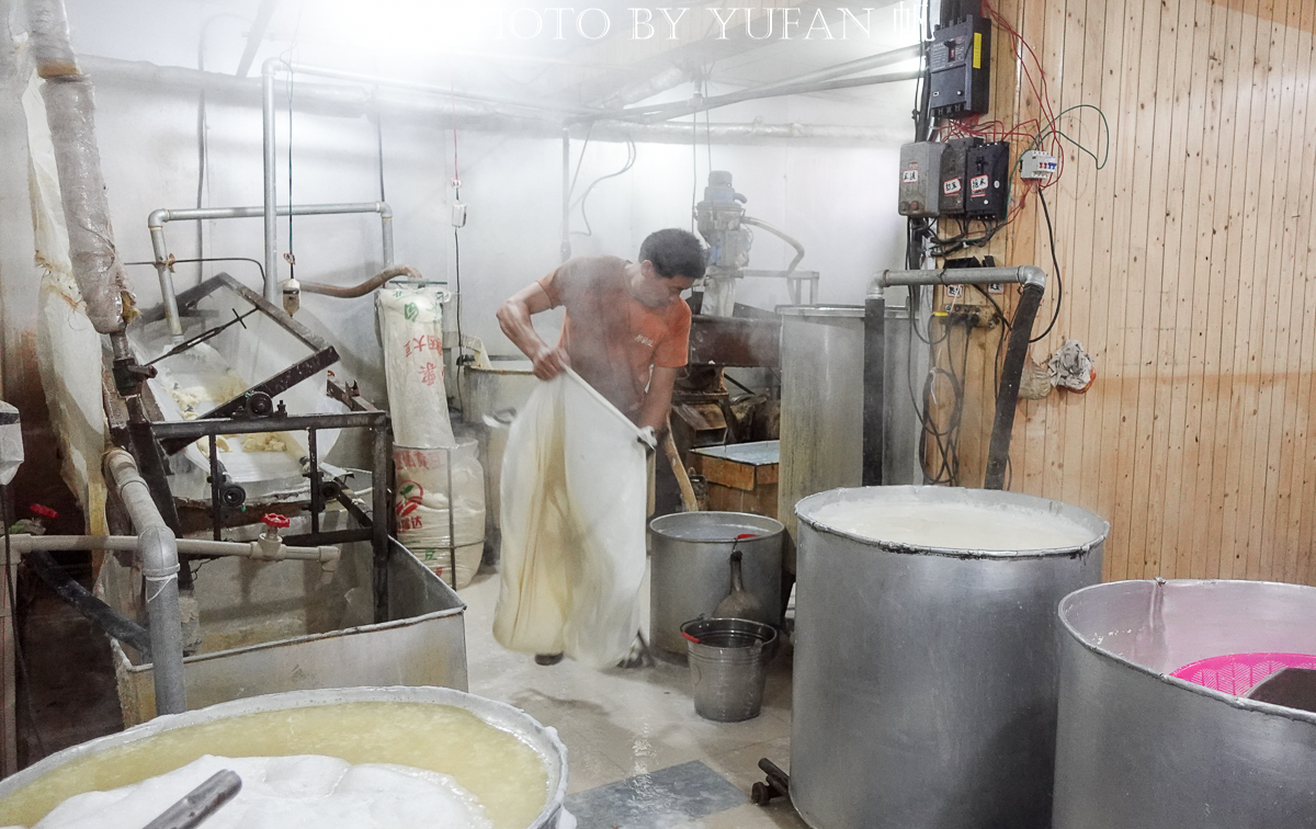 云南建水豆腐怎么做才好吃,云南建水美食烤豆腐