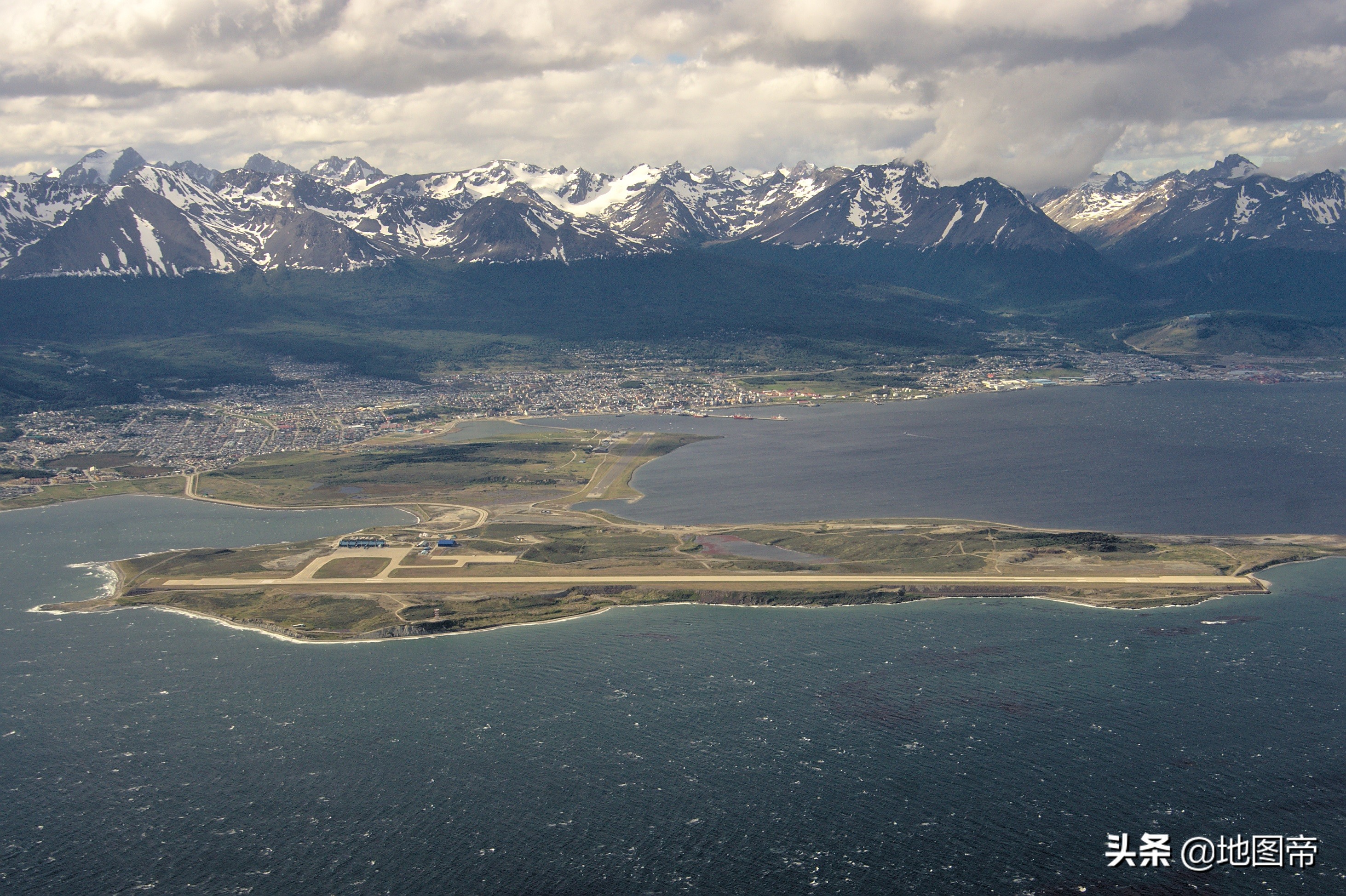 地球上最北、南、东、西的城市分别在哪里？