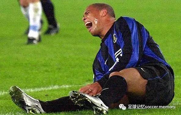 绿茵信仰罗纳尔多第三关花式,冲阵无双