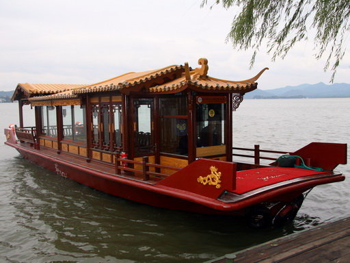 乘船游西湖美景,泛舟西湖慢游攻略