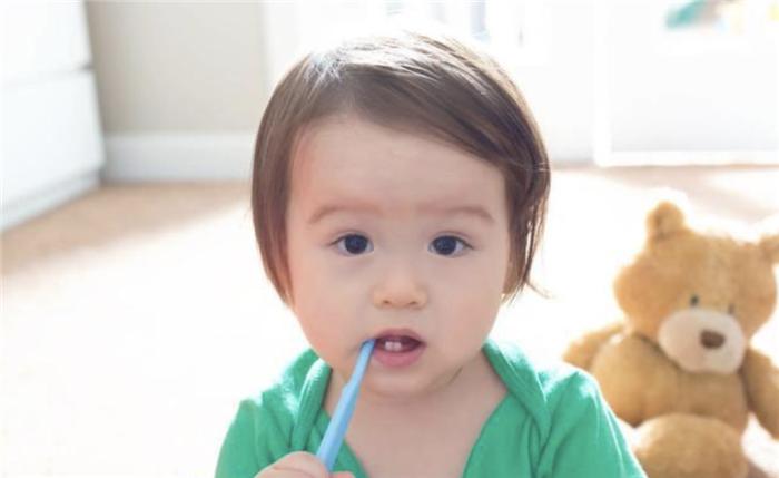 宝宝养成刷牙习惯避开3个误区,怎么让孩子养成正确的刷牙习惯