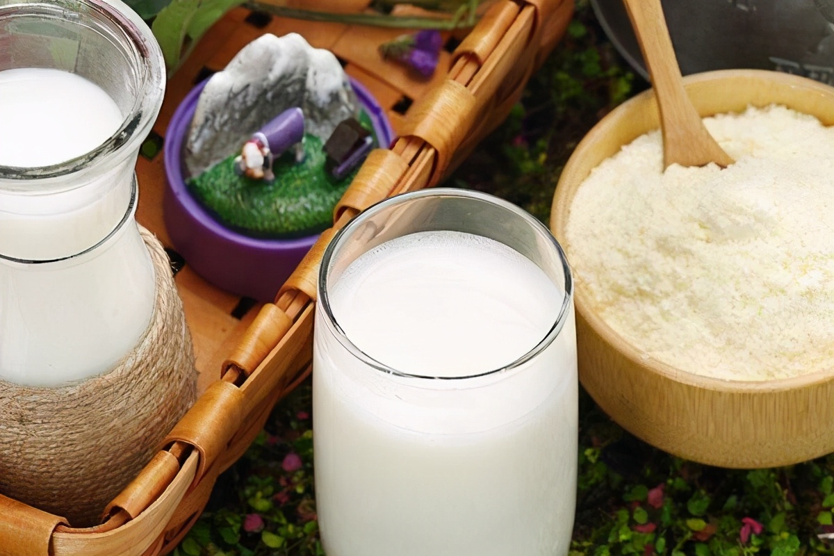 选奶粉怎么选最好的羊奶粉,羊奶粉比牛奶粉更不容易过敏吗