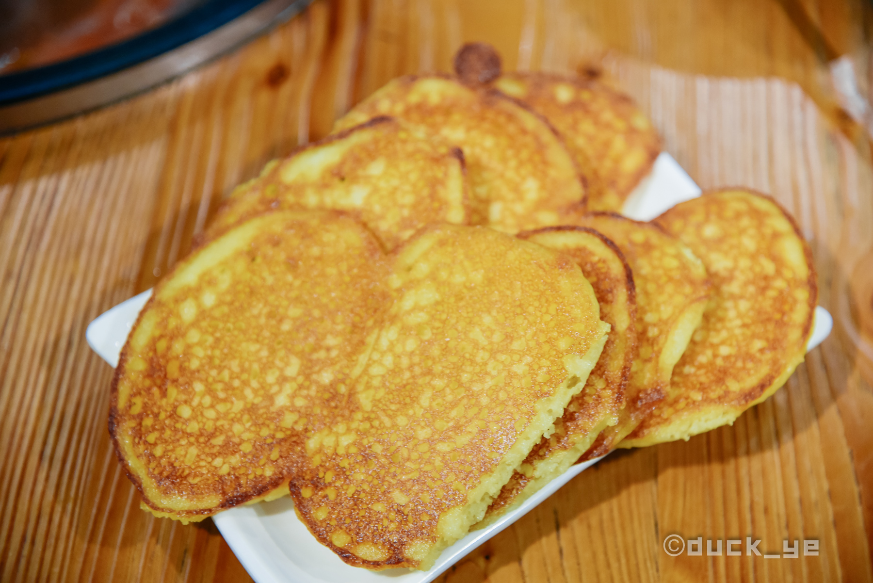 东北做鱼方法铁锅炖大鱼,东北大锅炖一大桌