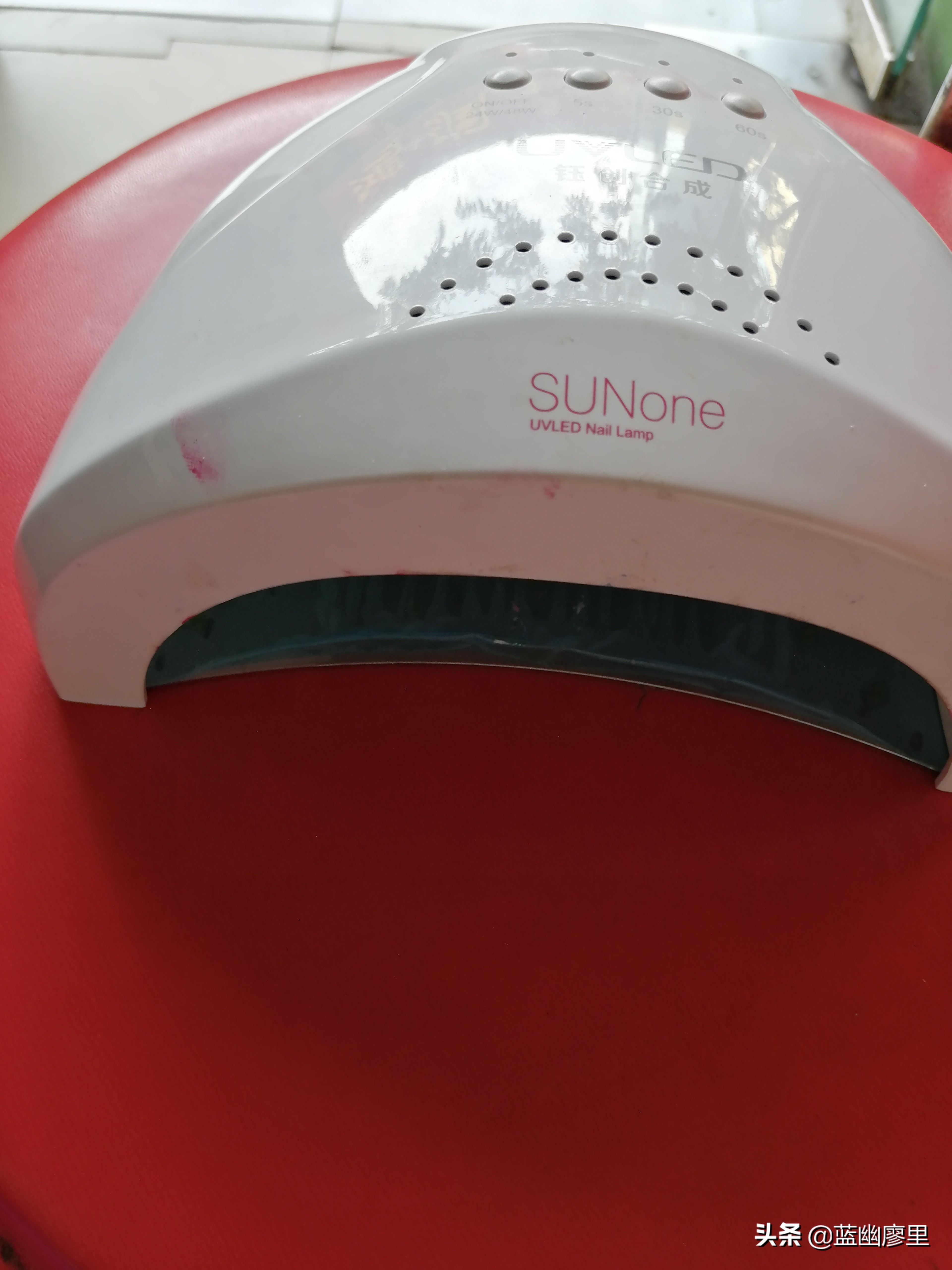 美甲小知识：照灯会什么会痛？