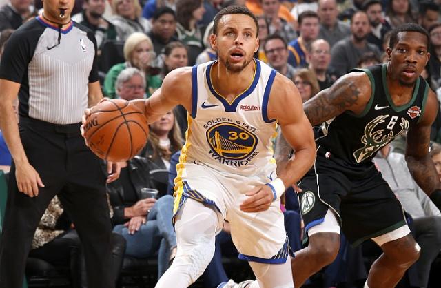 勇士打雄鹿22-23决胜时刻,勇士加时击败雄鹿高光时刻