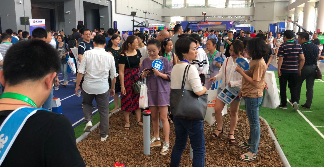 南京万德集团聪颖校园体育解决方案引爆全场——第76...