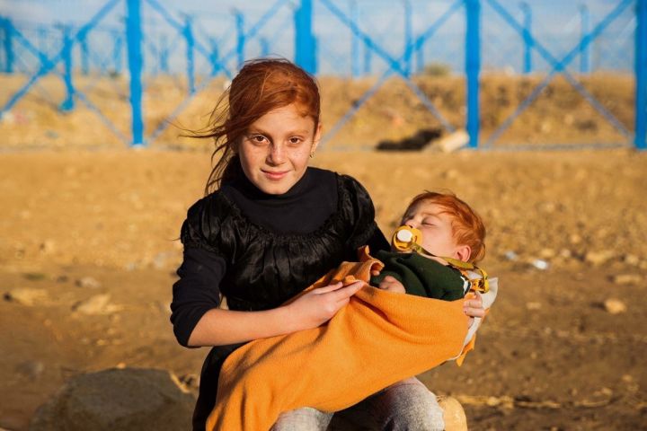 自然与生命之美——摄影师MihaelaNoroc镜头下的世界女性