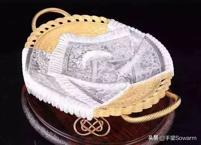 “兴正礼乐，度制于是政”，国礼是政治的媒介？