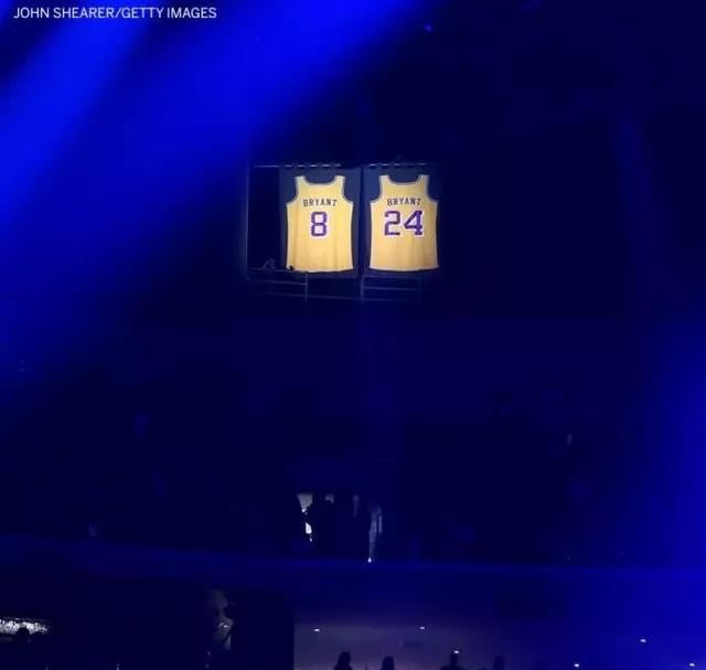 缅怀科比致敬传奇的方式,吊唁科比众球星落泪