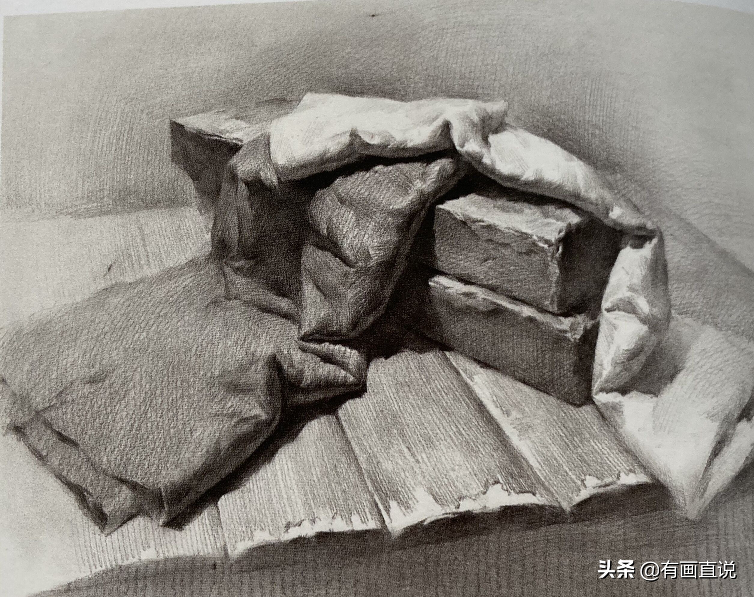 素描绘画中你容易轻忽的细节，衬布和衣服的刻画，分享课程素材