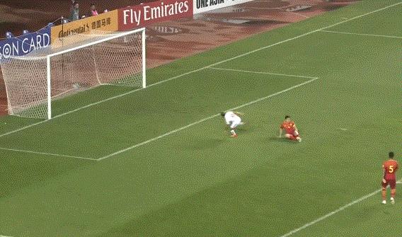 英格兰一图为三名黑人球员找回面子，试问索斯盖特不带林皇后悔不