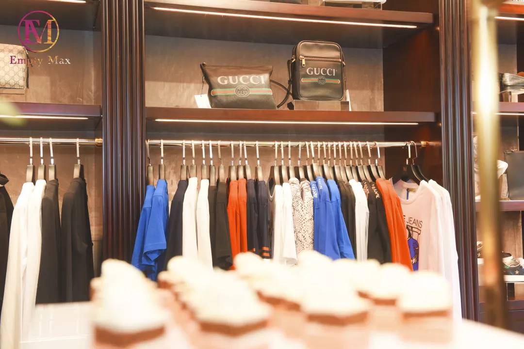 老铁放肆购！潮牌1~3折起，衣麦仓哈尔滨银泰店被时尚咖“攻陷”