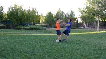 足球技巧踩单车,足球超燃踩单车过人