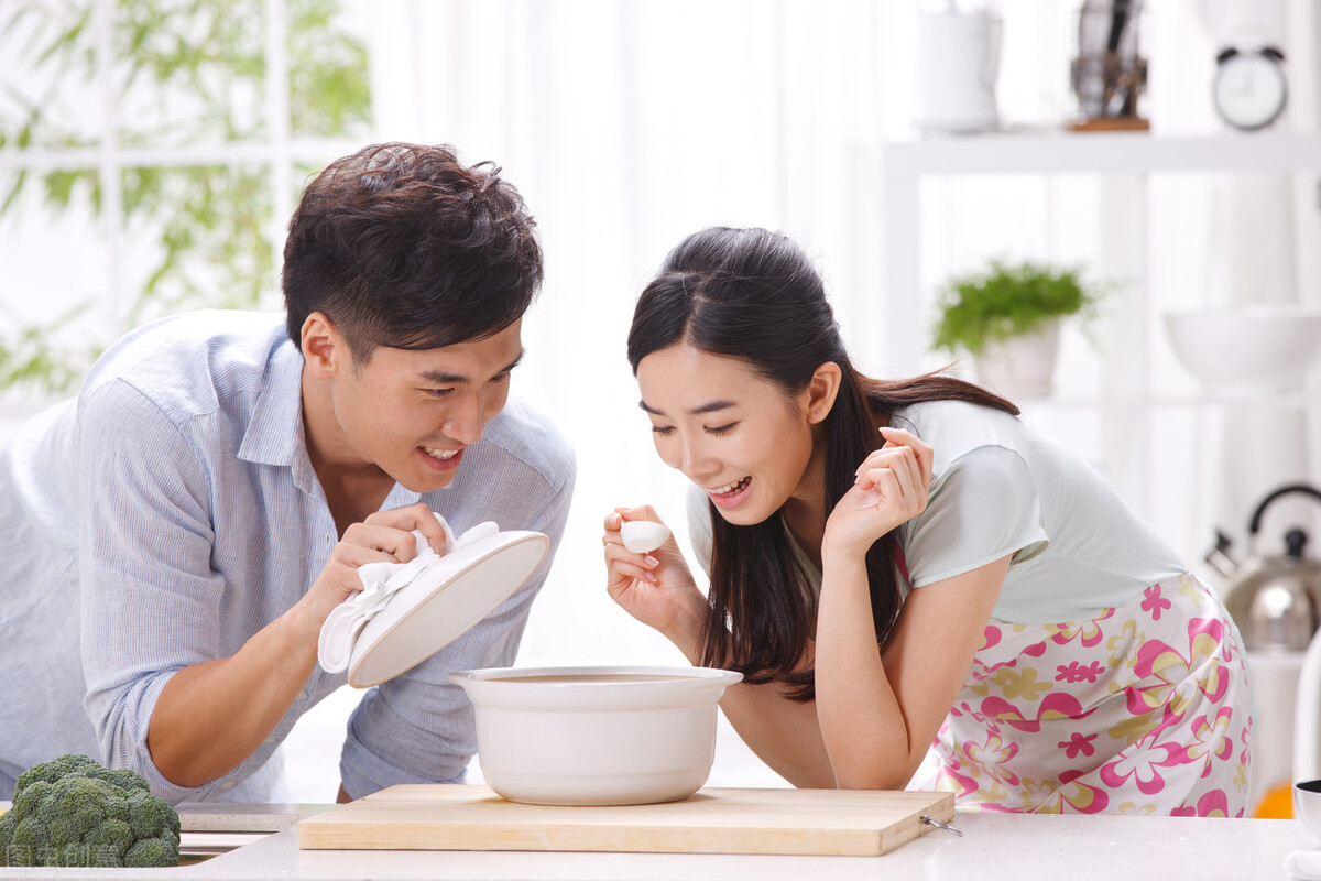 夫妻吵嘴心情不好怎么劝,夫妻之间说不到两句话就大吼大叫